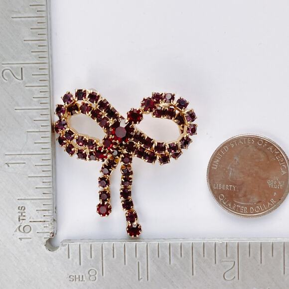 VTG 1960s Brooch Red Glass Rhinestone Bow Mid Century Gold Tone Pin Sparkly - Picture 10 of 11